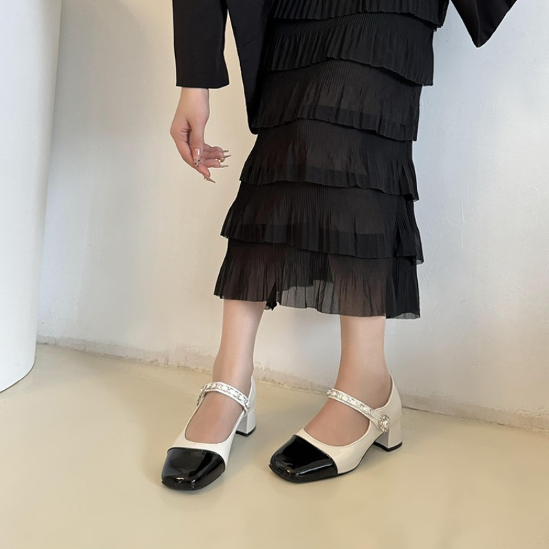 2026 Pearl Clasp Thick-Topped  - Women'S Heels recension och pris