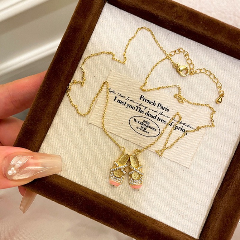 Ballet Shoes Pendant Necklace  - Women'S Shoes Paris recension och pris