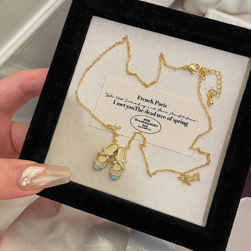 Ballet Shoes Pendant Necklace  - Women'S Shoes Paris recension och pris